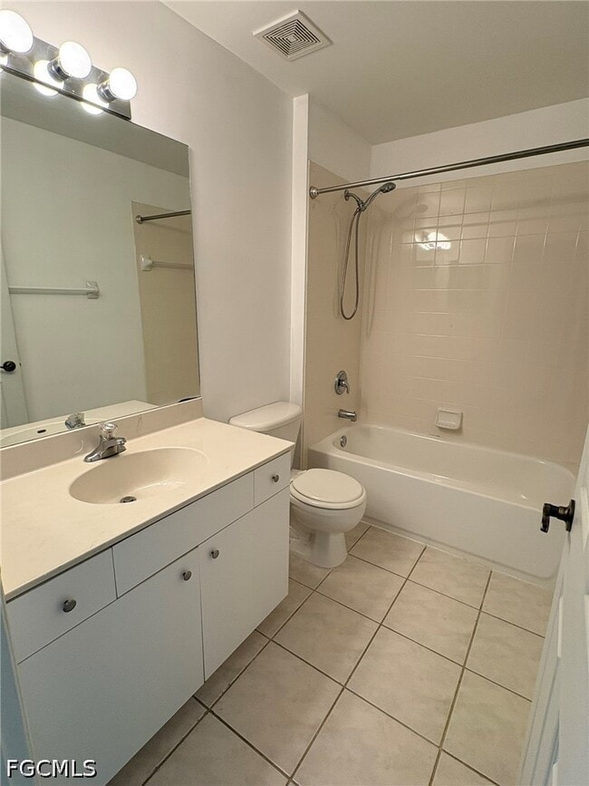 Building Photo - 3636 Pine Oak Cir