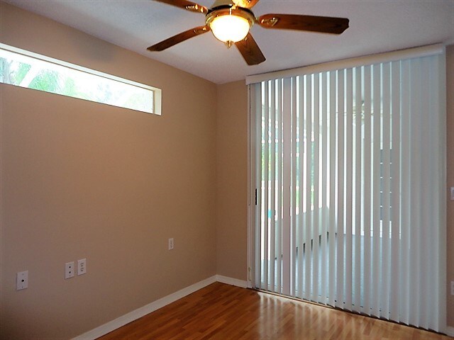 Building Photo - 1427 Kinsmere Dr