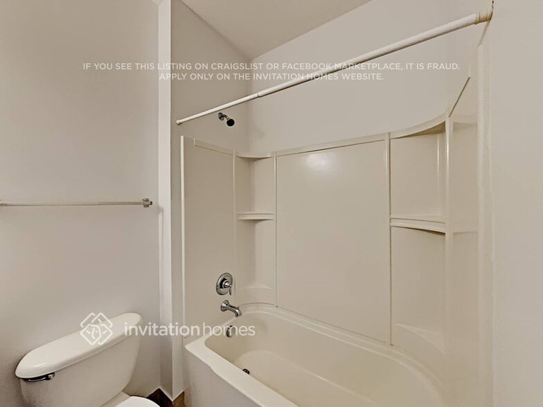 Building Photo - 167 SW 7th Ct