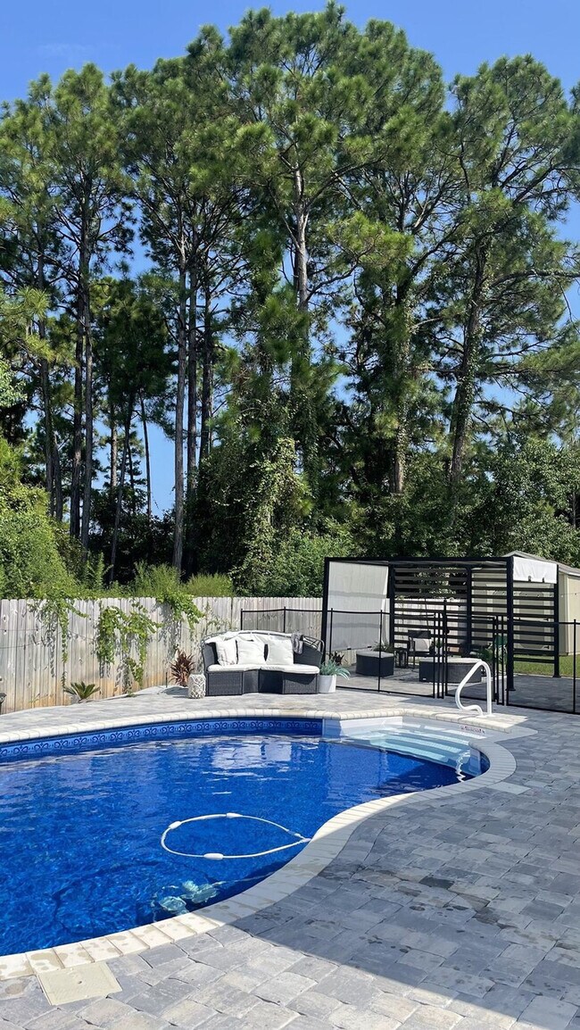 Building Photo - 2072 Constitution Dr