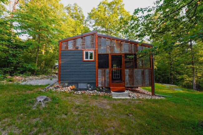 Building Photo - 461 Laughlin Ridge Rd