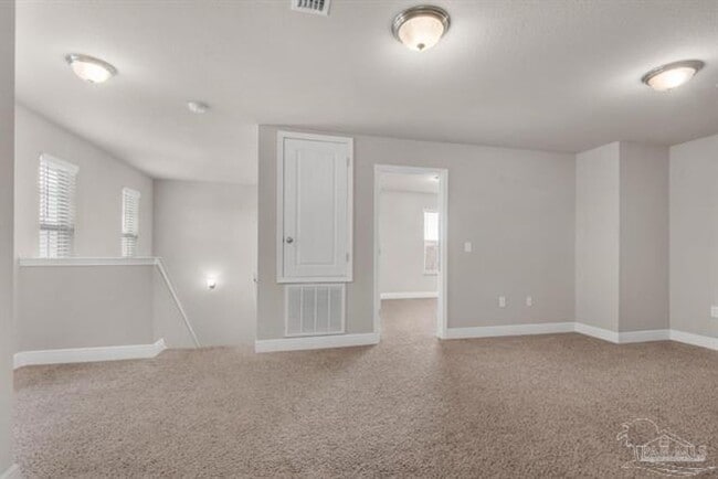 Building Photo - Beautiful Home in Waterford Sound