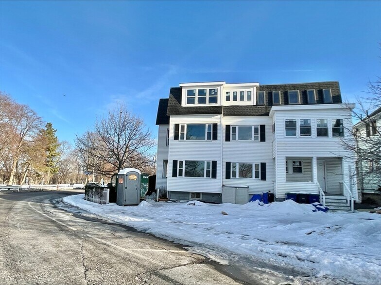 Building Photo - 105 Shore Dr