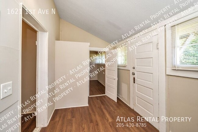Building Photo - 1621 1st Ave N
