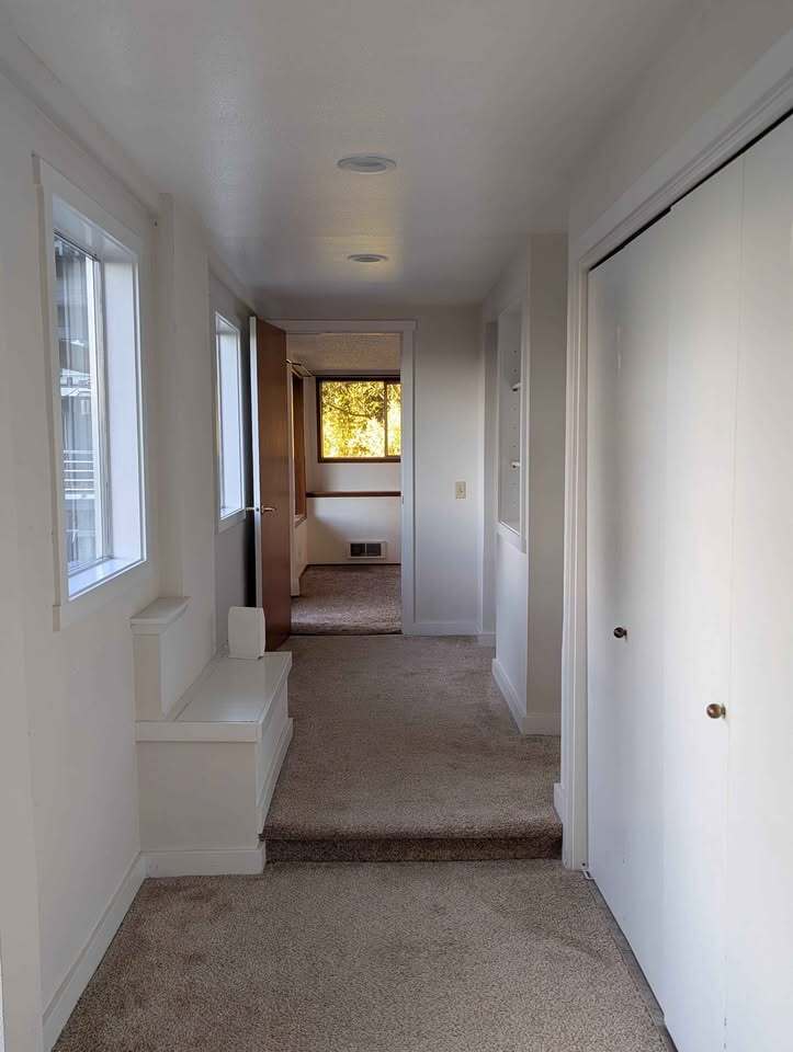 Building Photo - 2219 11th Ave W