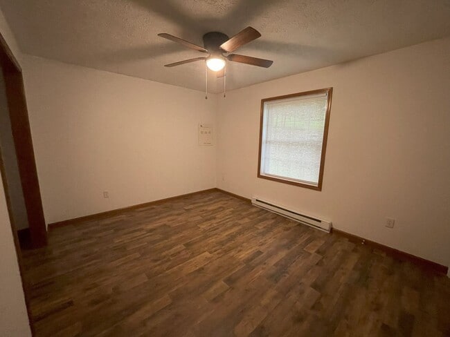 Building Photo - 152 Cecil St