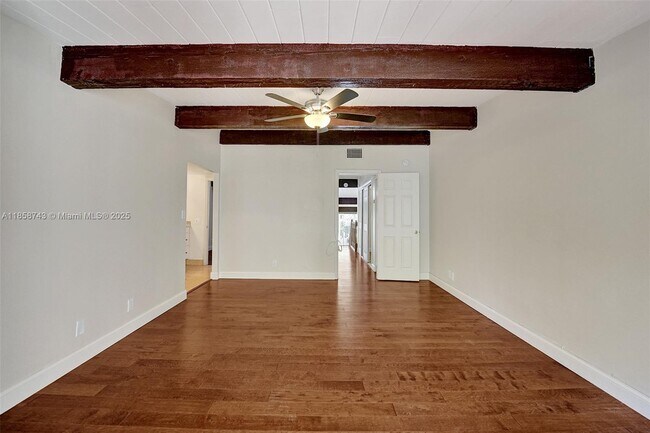 Building Photo - 760 E Coco Plum Cir