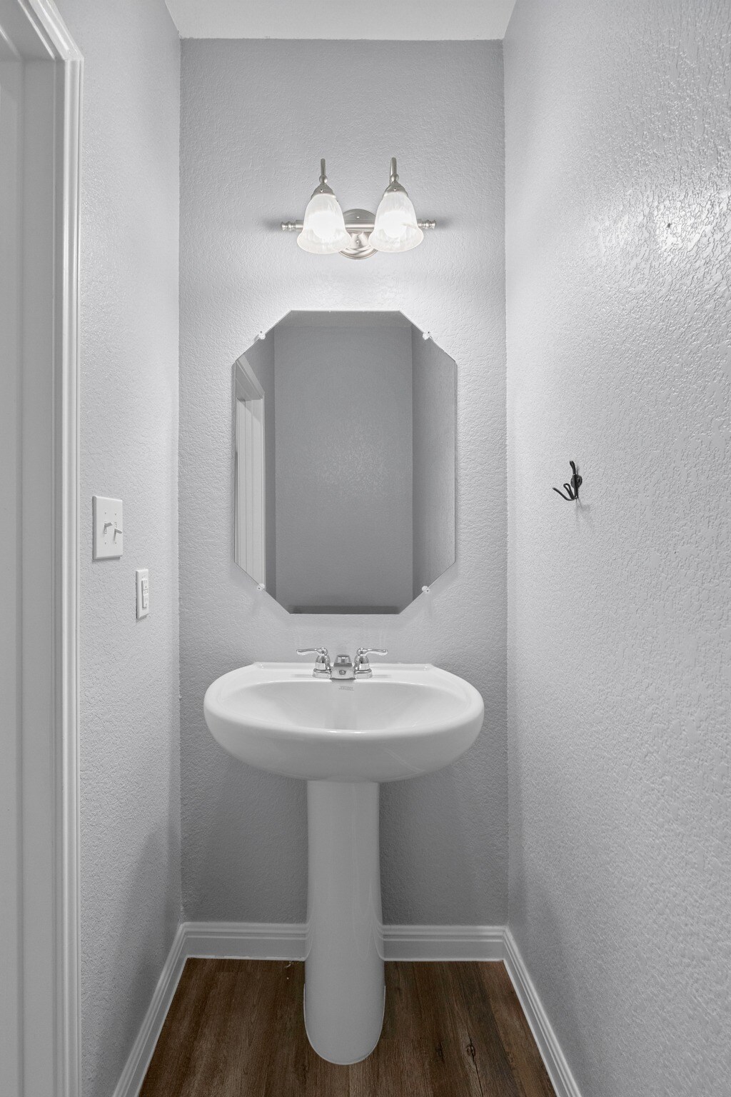 Building Photo - 320 Bell Rings Dr