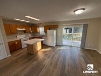 Building Photo - 931 S Newcomb Ave