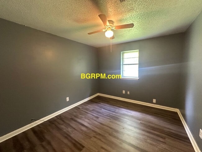 Building Photo - 3 BD, 1 BA, home in Cabot