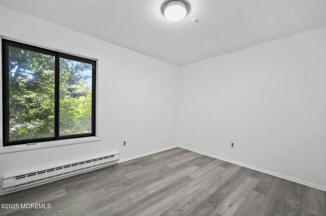 Building Photo - 120 Amberly Dr