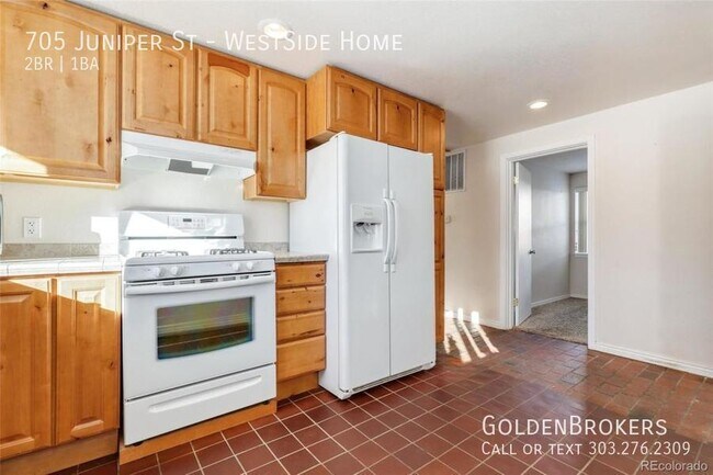 Building Photo - 705 Juniper St