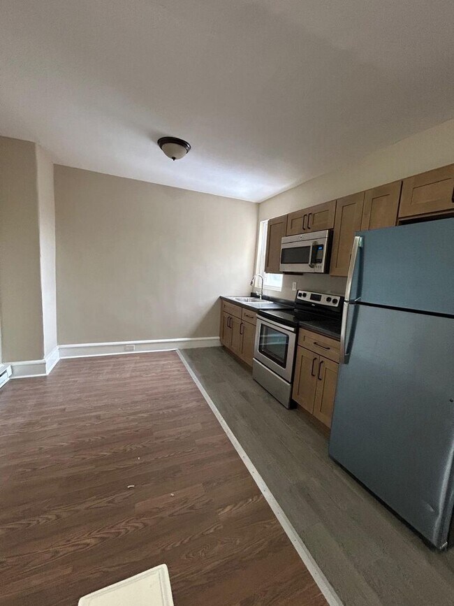 Building Photo - 225 S 62nd St