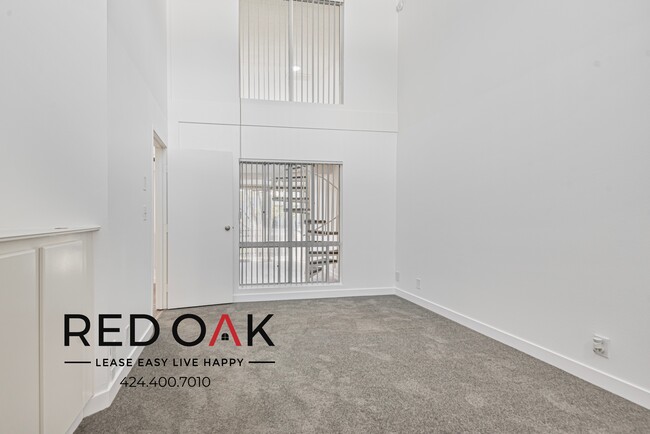 Building Photo - 8430 1/2 Cedros Ave-333