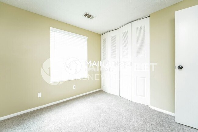 Building Photo - 3 Bedroom Pet-Friendly Home in Stone Mountain, GA with Main Street Renewal