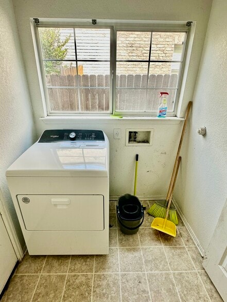 Laundry room - 10366 Manor Crk