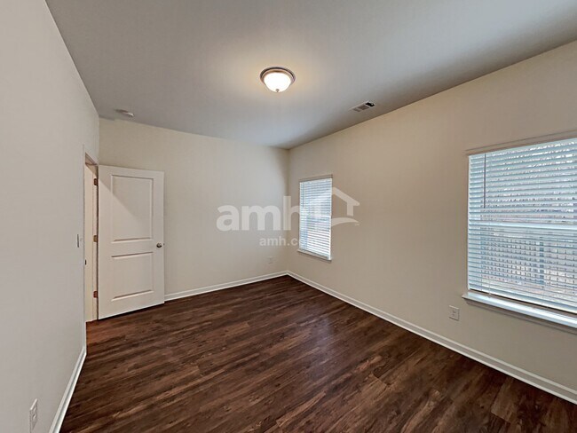 Building Photo - 142 Cheatham Hill Ln