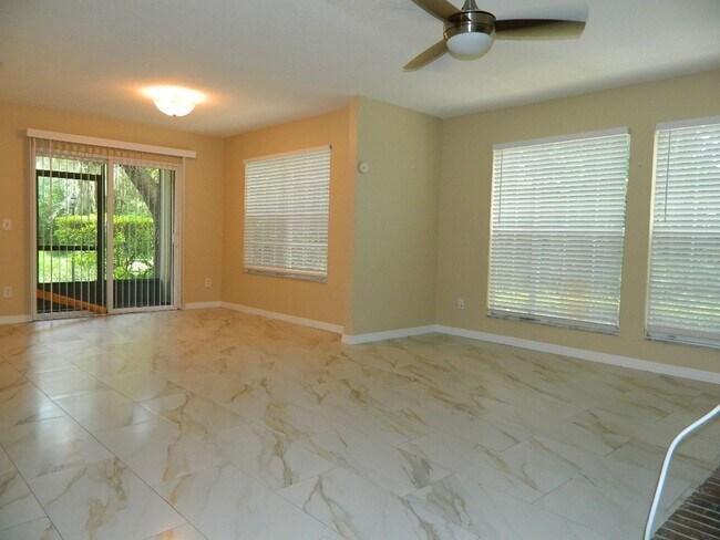 Building Photo - Coming Soon-Altamonte Springs 3-2 Condo Available Aug 14th
