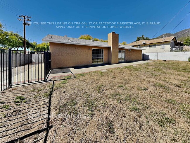 Building Photo - 5405 N Acacia Ave