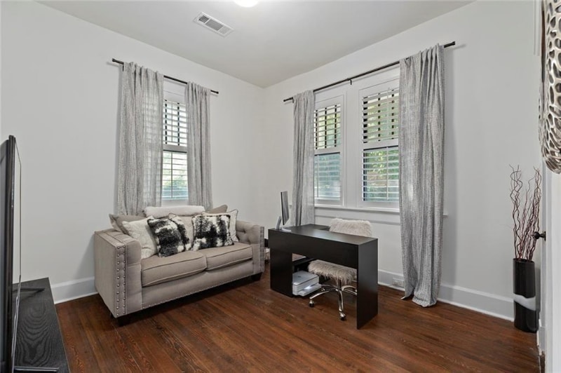 Building Photo - 563 Parkway Dr NE