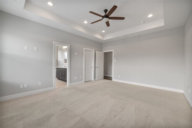 Building Photo - 2510 Tuam St