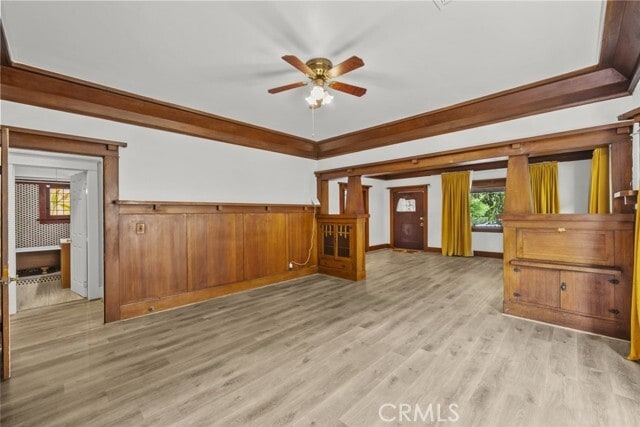 Building Photo - 1549 N Kingsley Dr