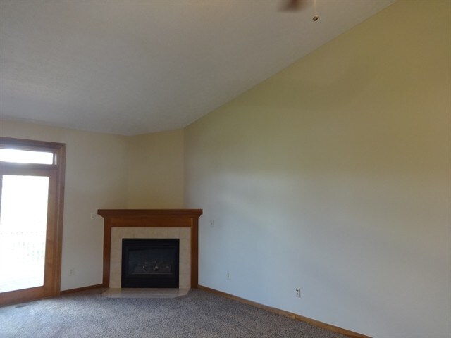 Building Photo - 945 Dianthus Ct