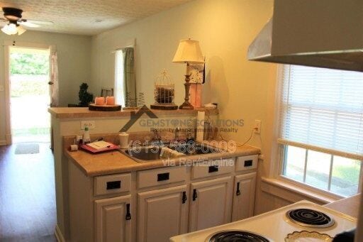 Building Photo - 335 Granbury St