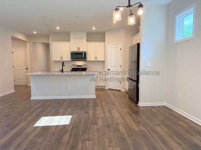 Building Photo - 101 Brody Pne Wy