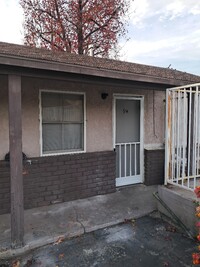 Building Photo - Quaint 1 Bed/ 1 Bath Apartment Available!