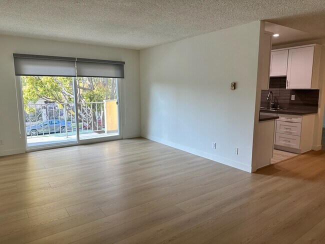 Living Room - 1724 Arizona Ave