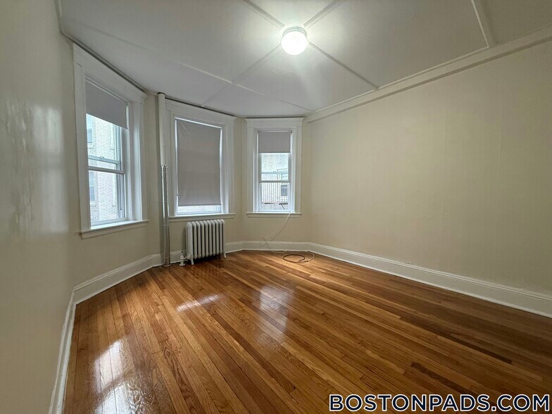 Building Photo - 1179 Boylston St