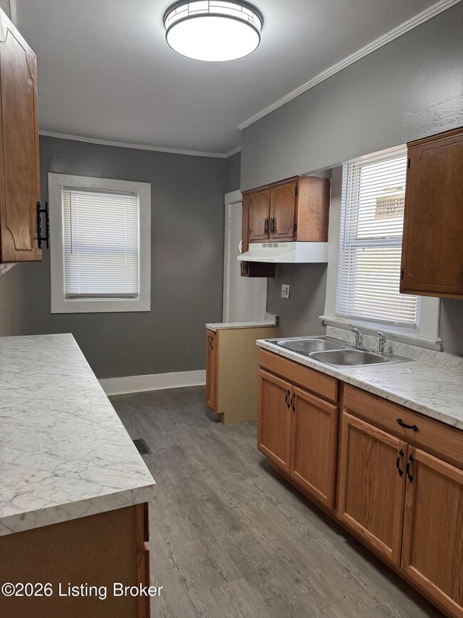 Building Photo - 829 S 37th St