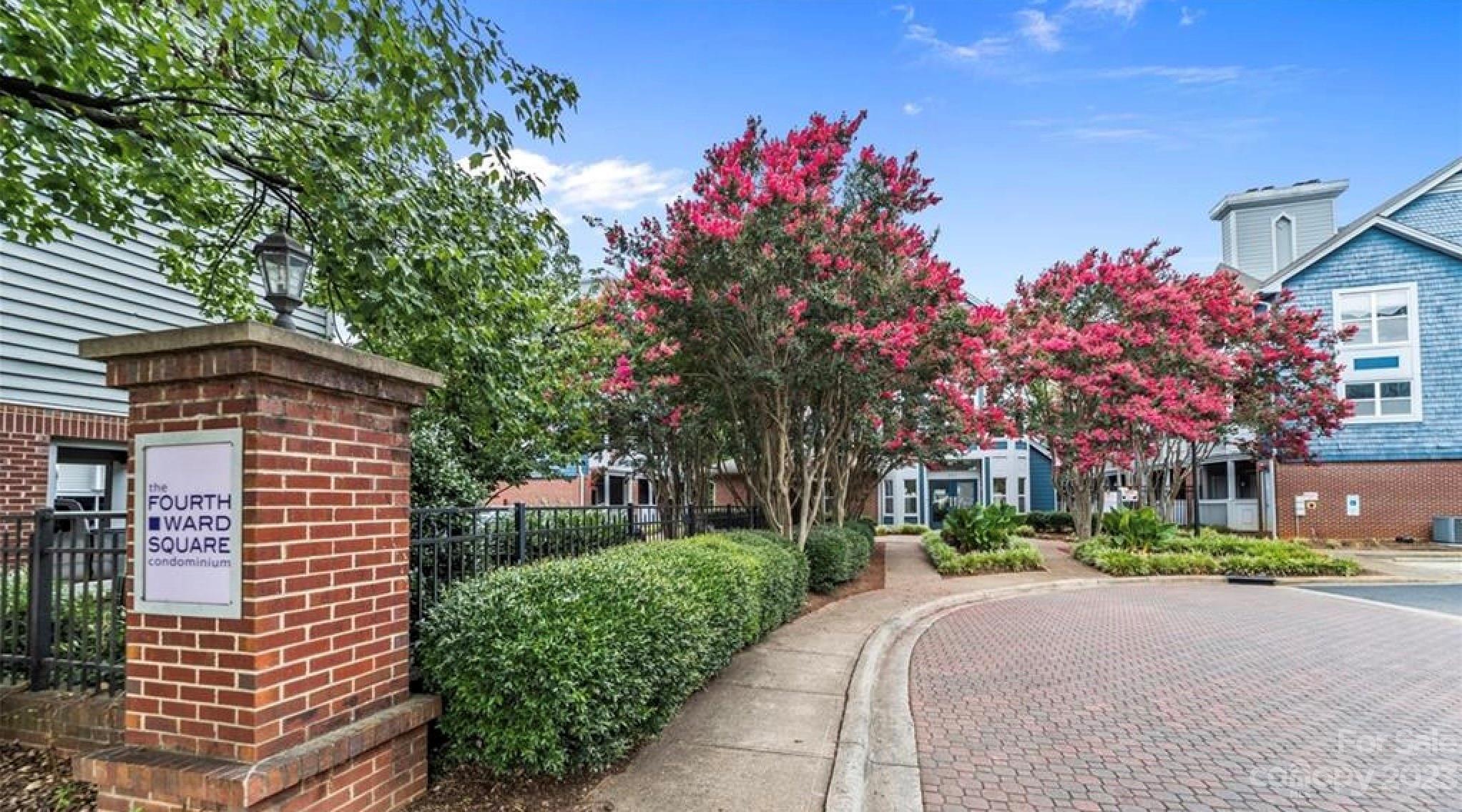 Building Photo - 513 N Graham St