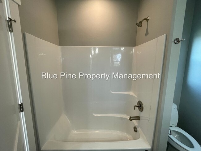 Building Photo - 5844 Wildrose Ave