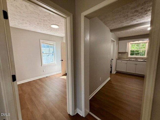 Building Photo - 1002 E Harnett St