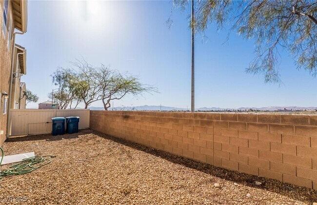 Building Photo - 5555 W Sun Temple Ave