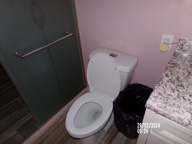 Building Photo - 4bd 1ba Home