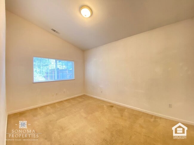 Building Photo - 4BD/3BA House in Agua Caliente!