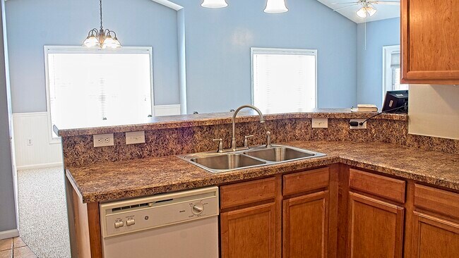 Building Photo - 401 Mahogany Dr