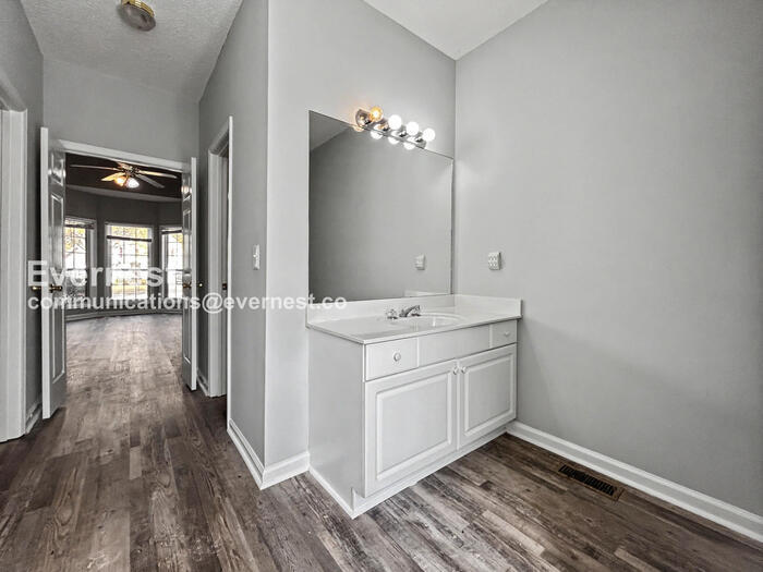 Building Photo - 5305 Yoshino Terrace