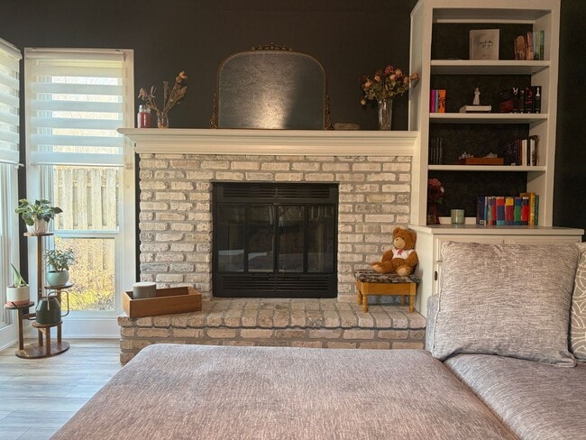 Building Photo - New Rental