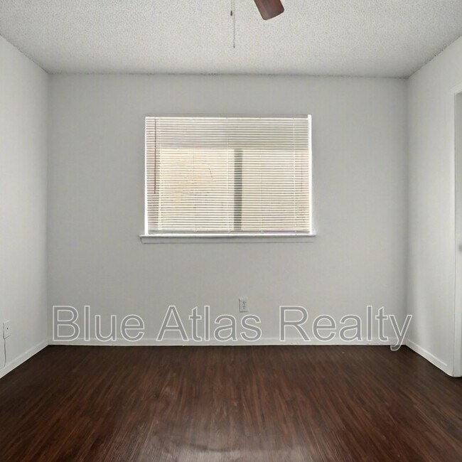 Building Photo - 610 Lillard Rd