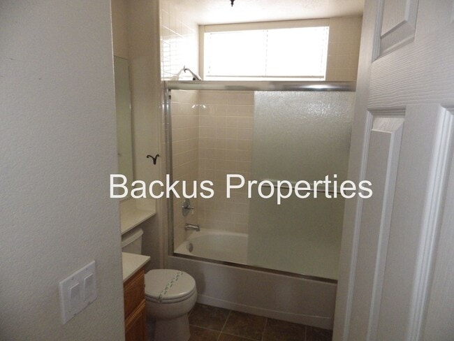 Building Photo - Wonderful Five Bedroom Home on Faulkner St...