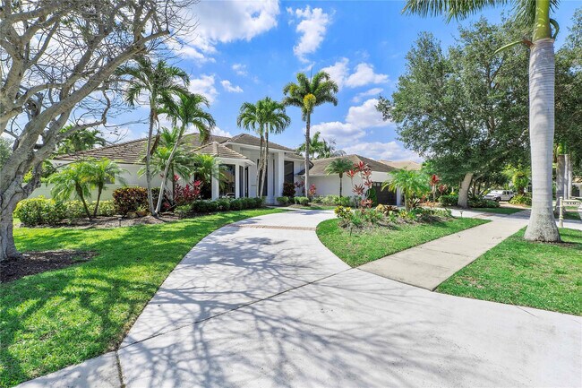 Building Photo - 410 Sabal Way