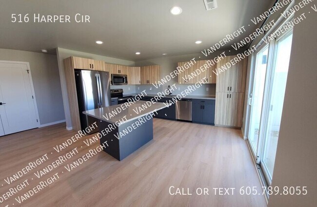 Building Photo - 516 Harper Cir