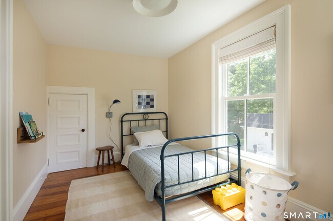 Building Photo - 20 Ethan Allen St