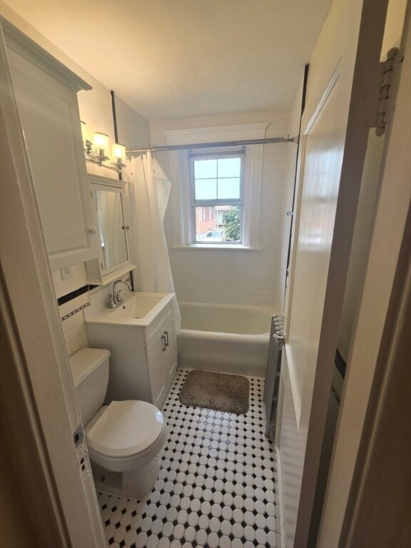 Building Photo - 68 Linden St