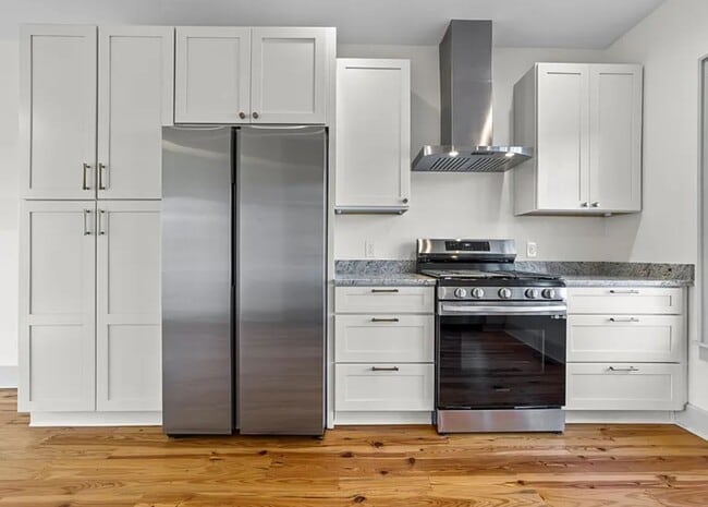 Primary Photo - Beautiful 2 bed/2 bath cottage in perfect ...