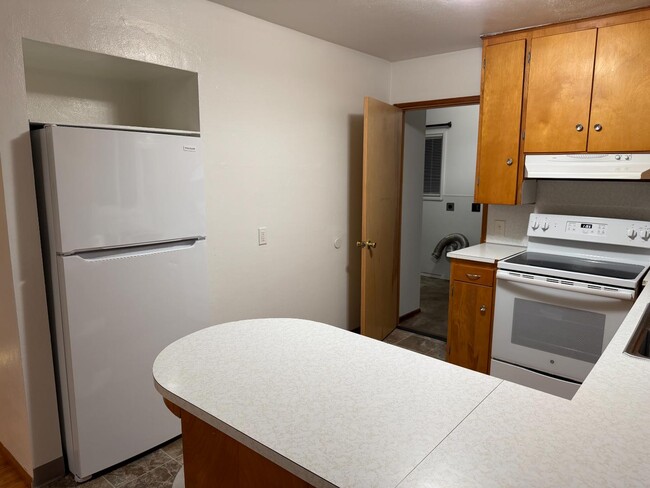 Building Photo - 1915 SE Debord St